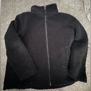 This 32° heat jacket is warm and the color is black
